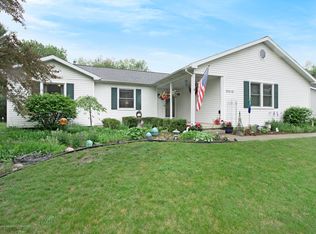 5516 Earliglow Ln, Haslett, MI 48840