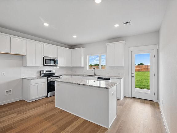 4th image of 2618 Stowers St