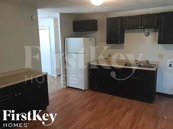 4th image of 9525 E 39th Pl