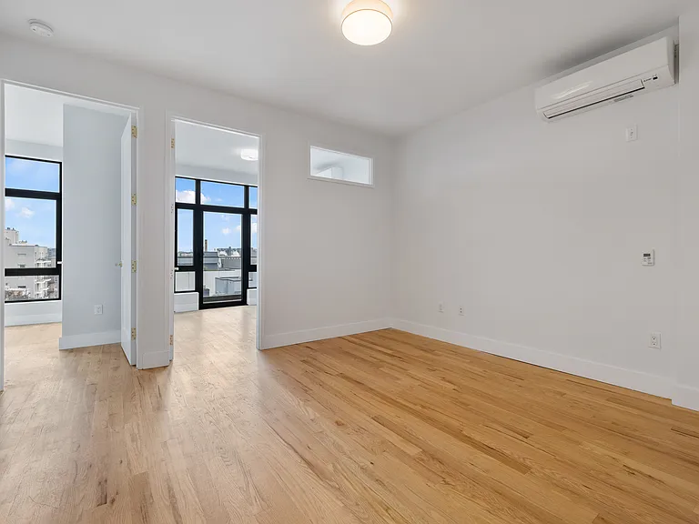 150 Eagle St #3N — Photo 4