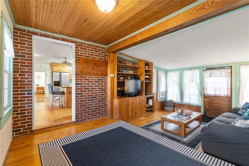2 bed, 1.0 bath, 1190 sqft, $2,150 — Photo 4