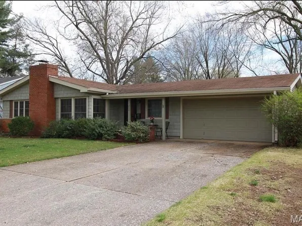 208 Todd Ln, Belleville, IL 62221