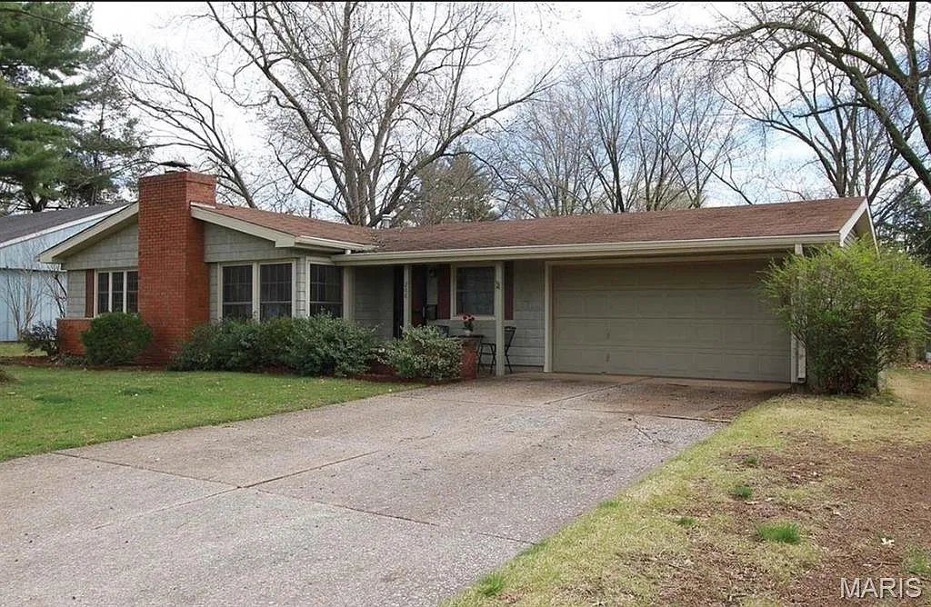 208 Todd Ln photo 1