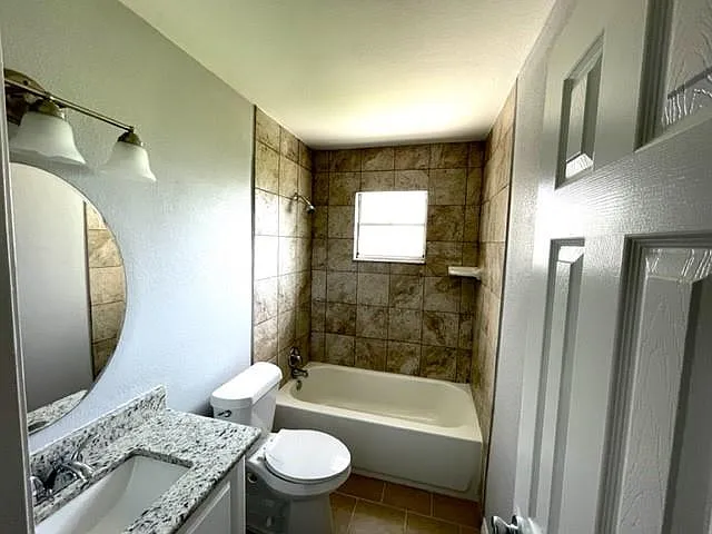 705 Harland Ct — Photo 10