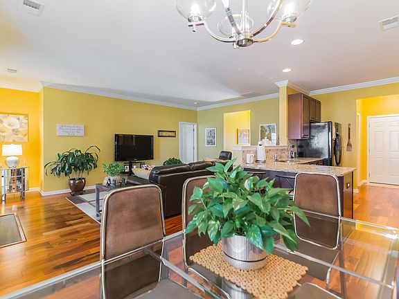 2nd image of 22542 Arbor Cir #Qi9vp1
