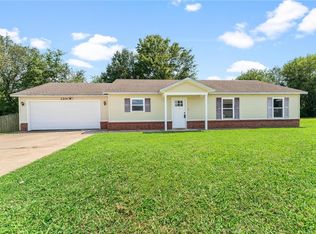 1200 Michael Ln, Siloam Springs, AR 72761