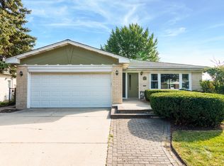 1477 Webster Ln, Des Plaines, IL 60018