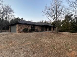 1201 Rolling Hills Dr, Harrah, OK 73045