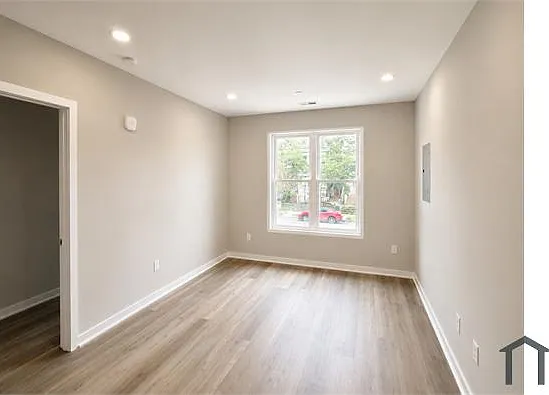 1 bed, $2,499 — Photo 2