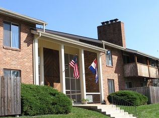 3050 Country Green Ct APT H, Florissant, MO 63033