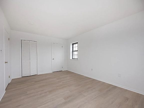 5th image of 1717 Valley Dr #B2