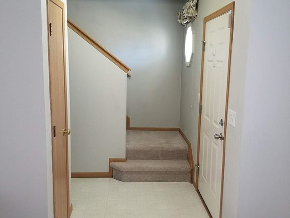 5th image of 461 Jonathon Dayton Way