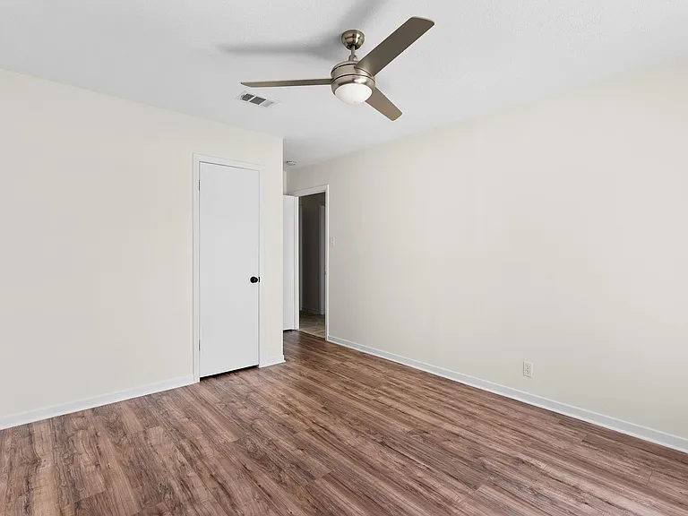 301 Retha Dr — Photo 16