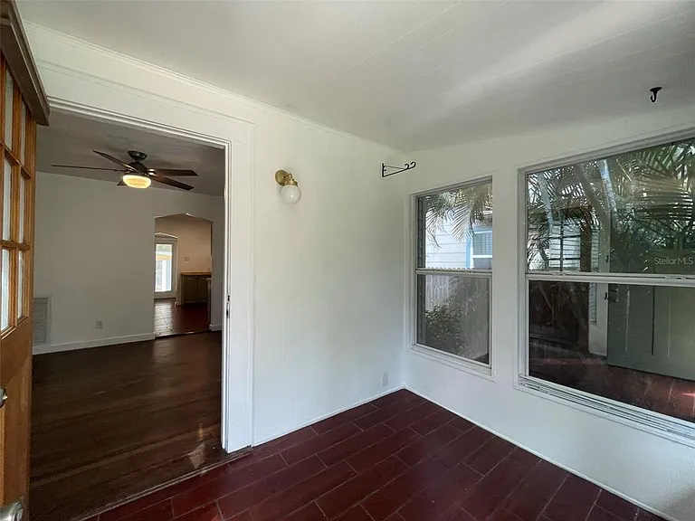 4221 Burlington Ave N — Photo 12