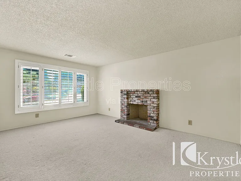 115 Daffodil Cir — Photo 6