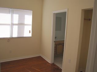 2325 W Chestnut St, Tampa, FL 33607