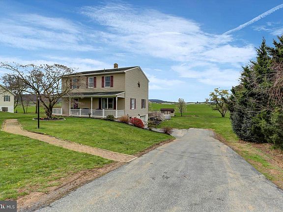 3rd image of 238 Hickory Dr