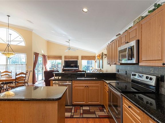 5th image of 676 Lambton Ln