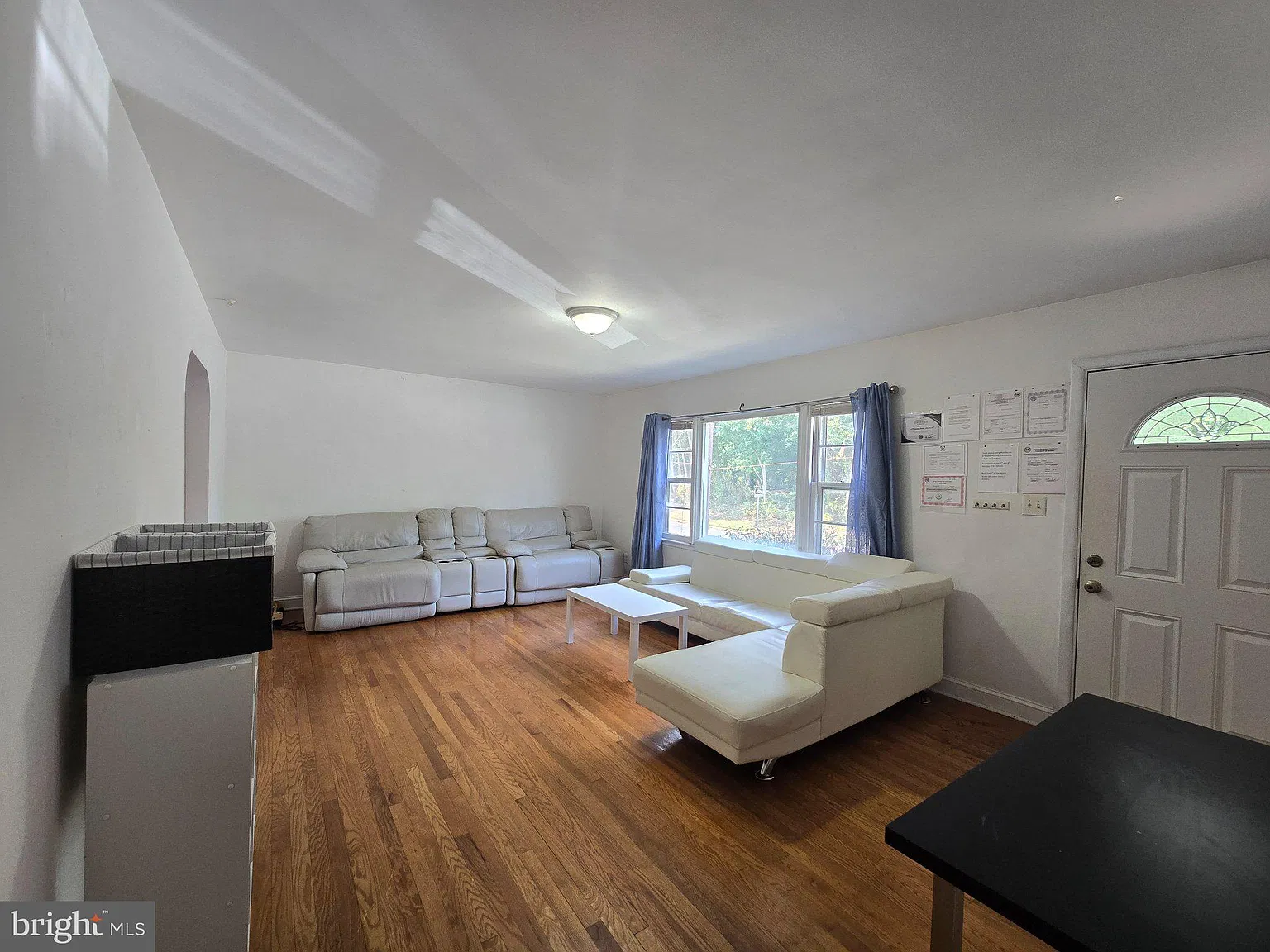 6 bed, 2.0 bath, 1817 sqft, $3,850 — Photo 3