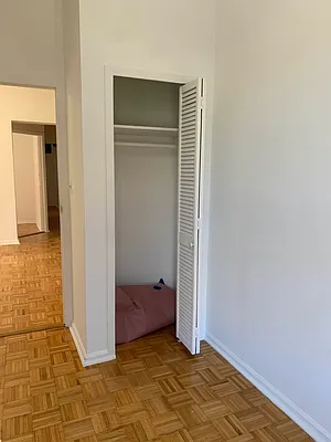 Rented by M.Grossman R.E. Management | media 7