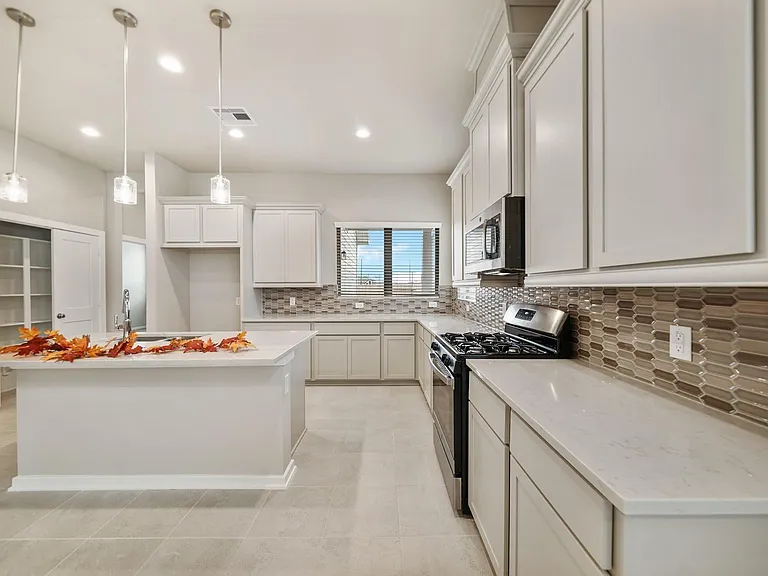 1547 Crystal Stream Dr — Photo 17