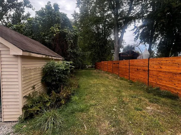 206 Bernstadt St, Novi, MI 48377