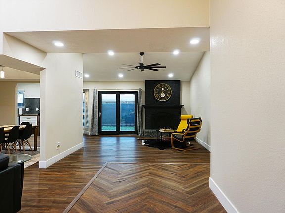 3rd image of 1831 E Manhatton Dr