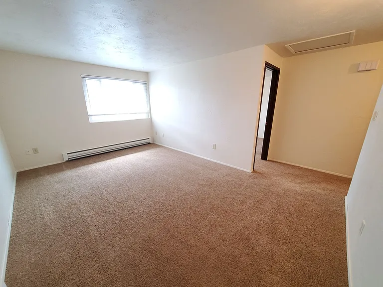 950 NW Sycamore Ave #11 — Photo 3