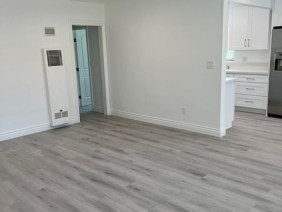 3rd image of 1700 Peppertree Ln APT 1
