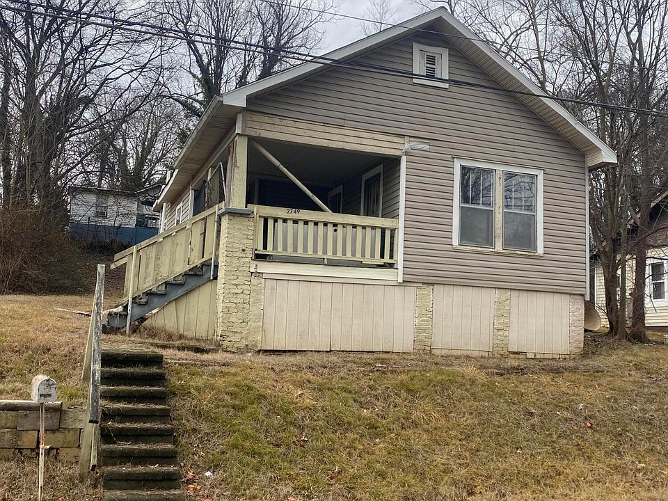 2nd image of 2749 Washington Ave