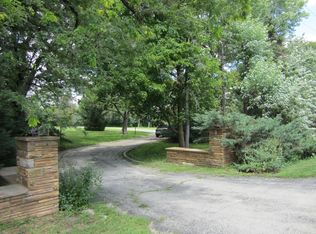 222 Oak Brook Rd, Oak Brook, IL 60523