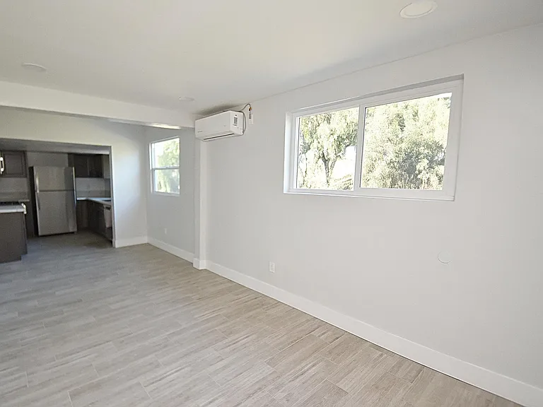3445 Newton Ave — Photo 5