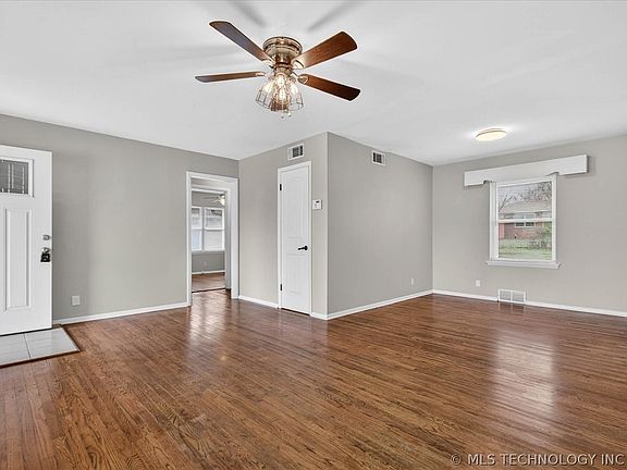 5th image of 319 SE Waverly Ave