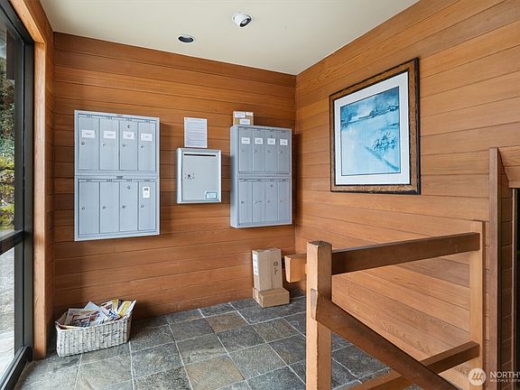 3rd image of 1717 5th Avenue N #303