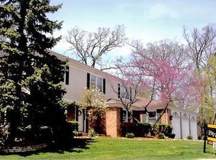 202 Alpine Dr, Lake Zurich, IL 60047