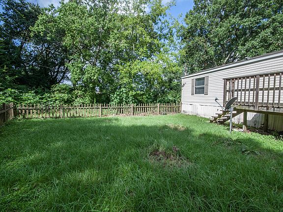 4th image of 100 Amite Dr #A