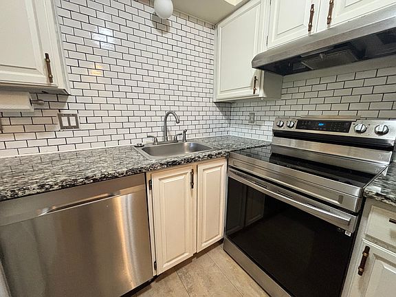 5th image of 5573 SW Multnomah Blvd