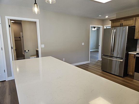 5th image of 1157 Maple Street