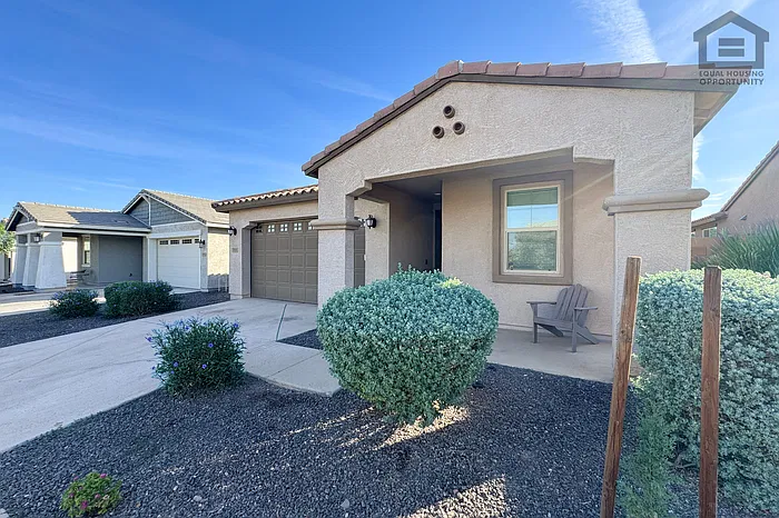 5 bed, 3.0 bath, 1968 sqft, $2,750 — Photo 4