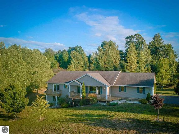 5th image of 1660 Carlisle Farms Dr