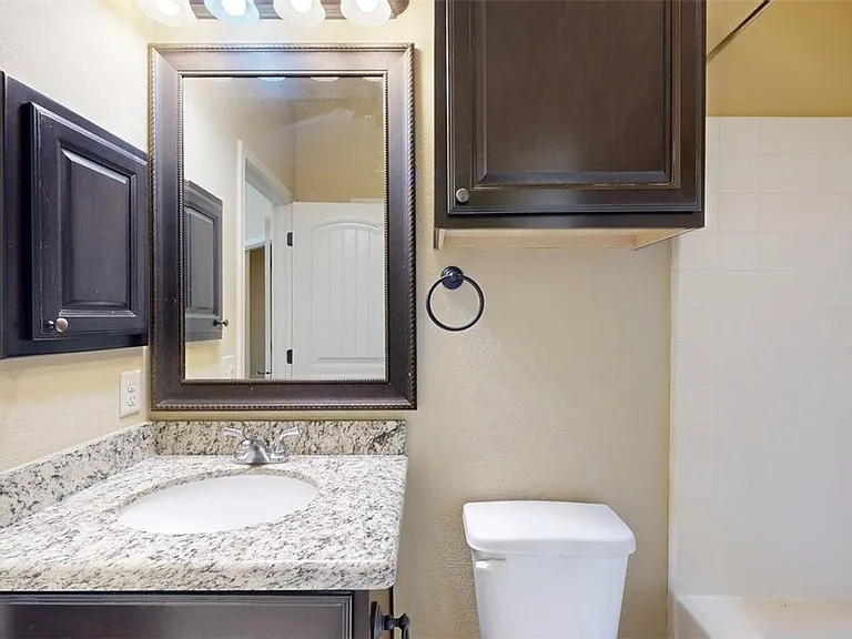 3007 Towers Pkwy — Photo 27