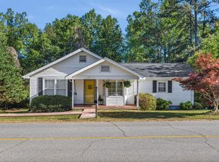 817 Railroad St, Pickens, SC 29671