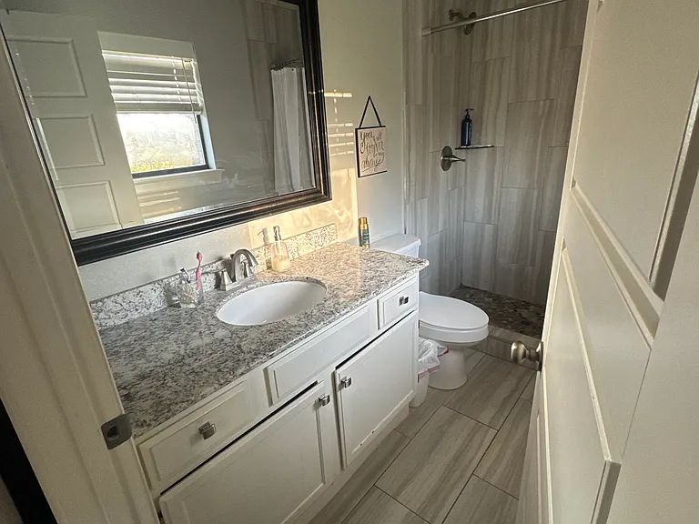 514 Oakwood St — Photo 11