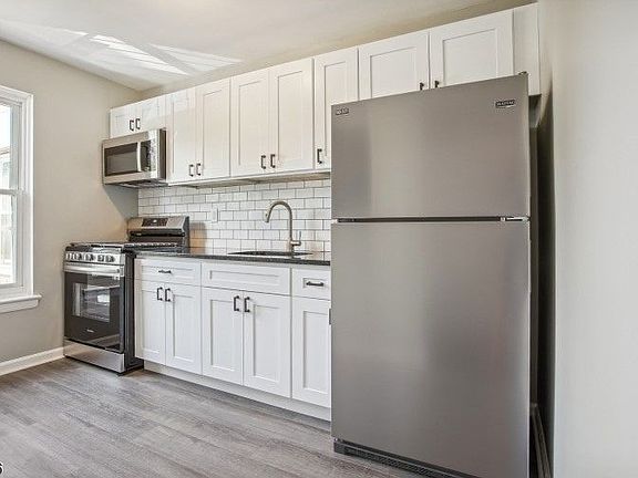 5th image of 604G W Chestnut St