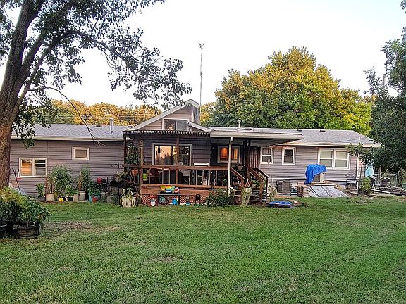 3rd image of 2526 Old Highway 40