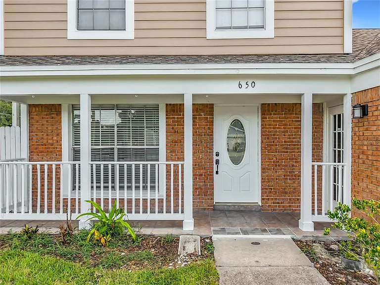 650 Whittingham Pl — Photo 5