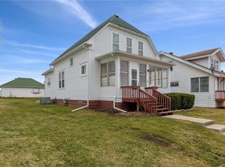 104 3rd Ave, Keystone, IA 52249