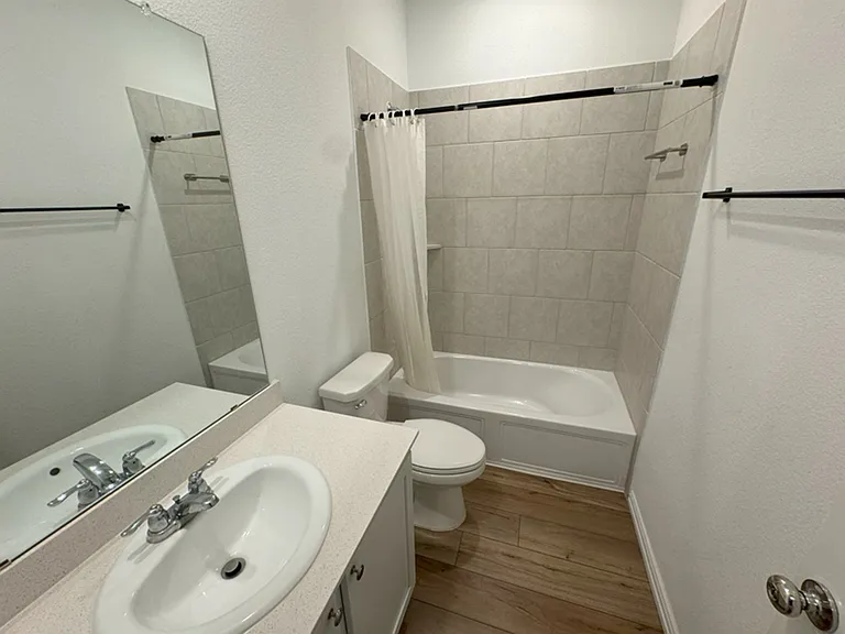 1105 Daffodil St — Photo 6