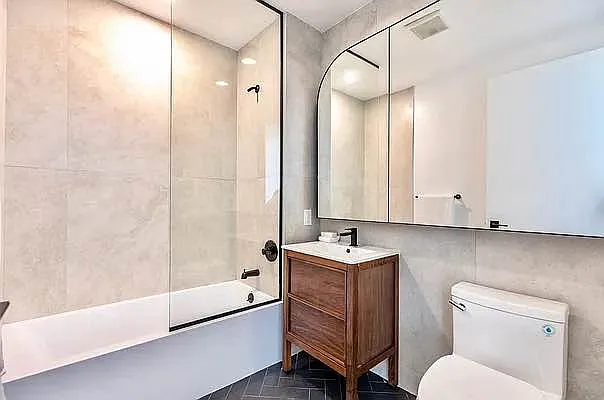 Rented by Manhattan Realty Group | media 6