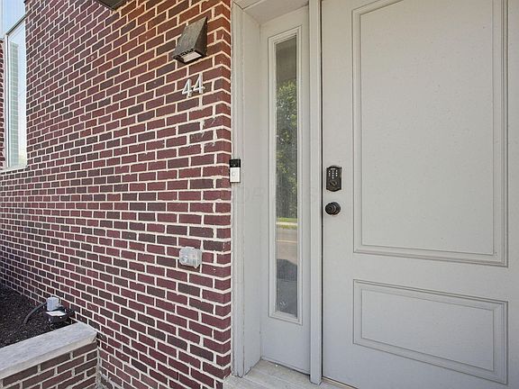 4th image of 44 W Deshler Ave